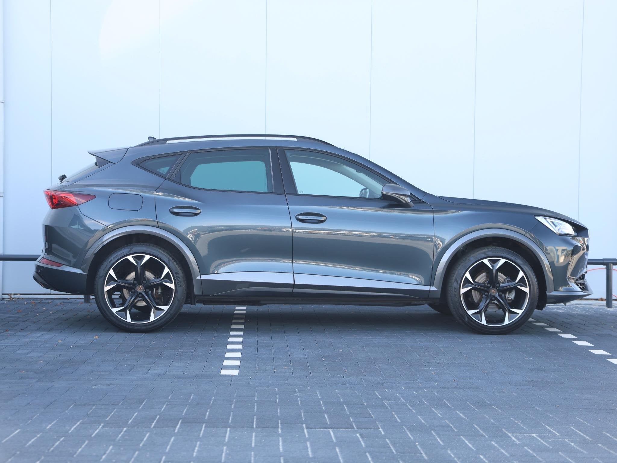 CUPRA Formentor 1.4 TSI eHybrid Business 204pk DSG | Dealer, Auto's, Stof, 4 cilinders, Formentor, Bedrijf