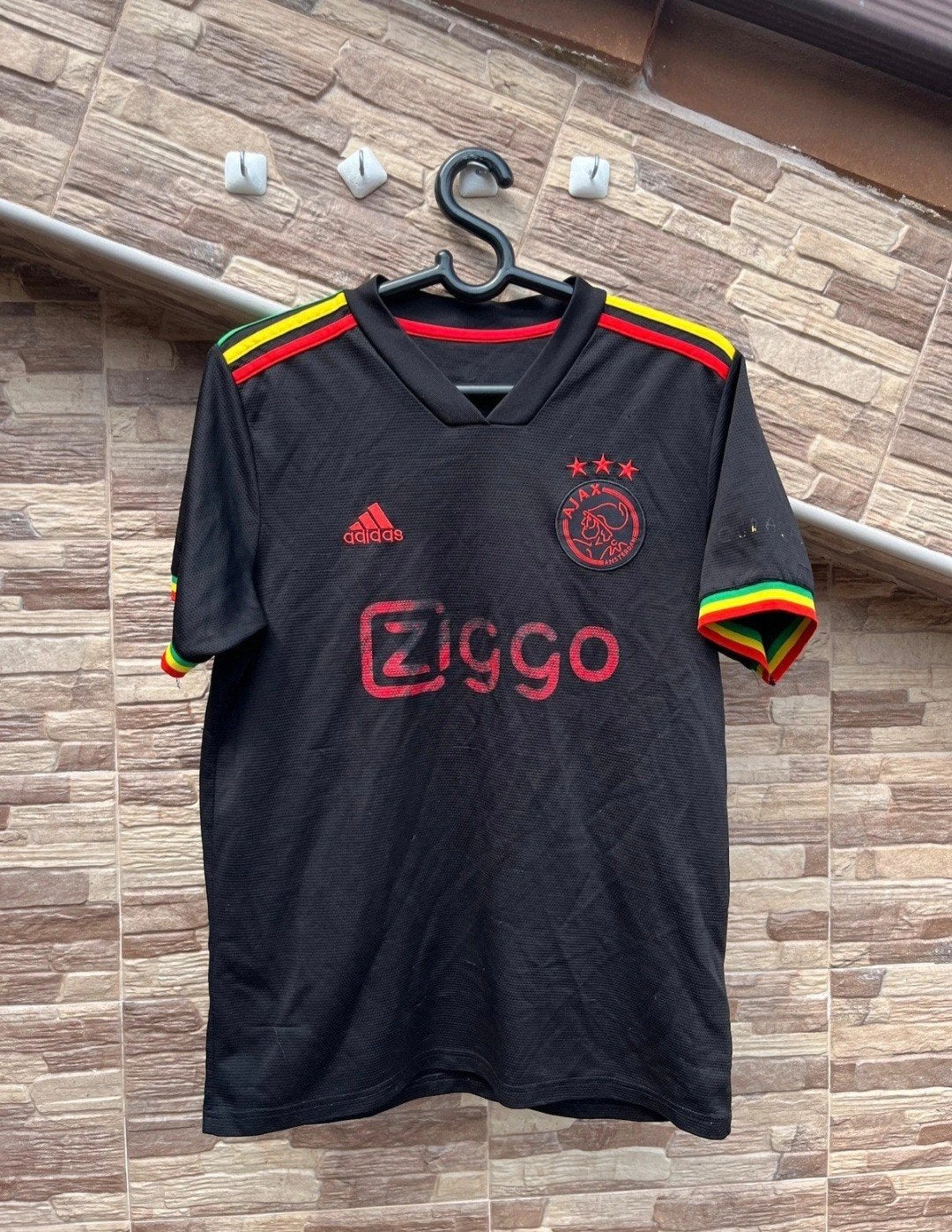 Ajax uitshirt 2021/2022 - Zwart met Ziggo sponsor, Sport en Fitness, Maat M, Ophalen of Verzenden, Gebruikt, Shirt