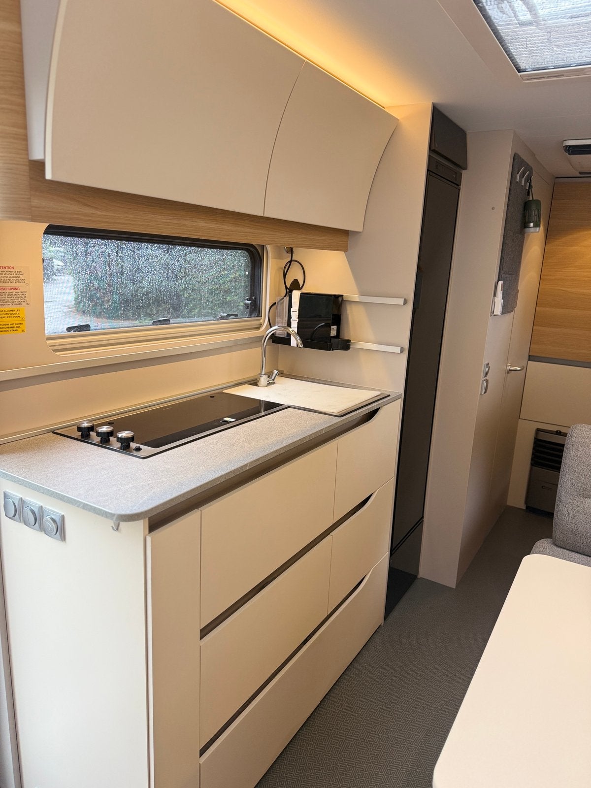 Foto 9 van Adria Adora 573 PT 2022 | airco | mover | stapelbed