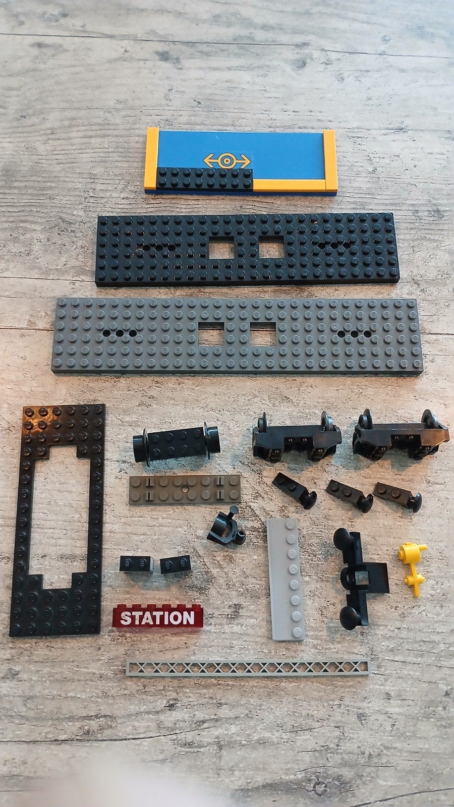 Diverse Lego trein onderdelen - wagons, wielen, platen, Ophalen of Verzenden, Zo goed als nieuw, Losse stenen, Lego