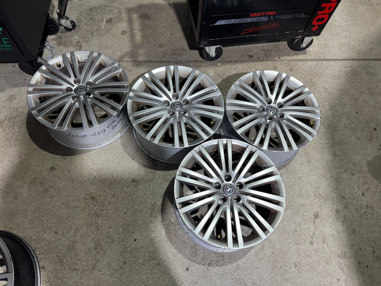 Org. 17" VW Polo Blue GT velgen met stoeprandschade, Ophalen, Velg(en), 17 inch, Personenwagen