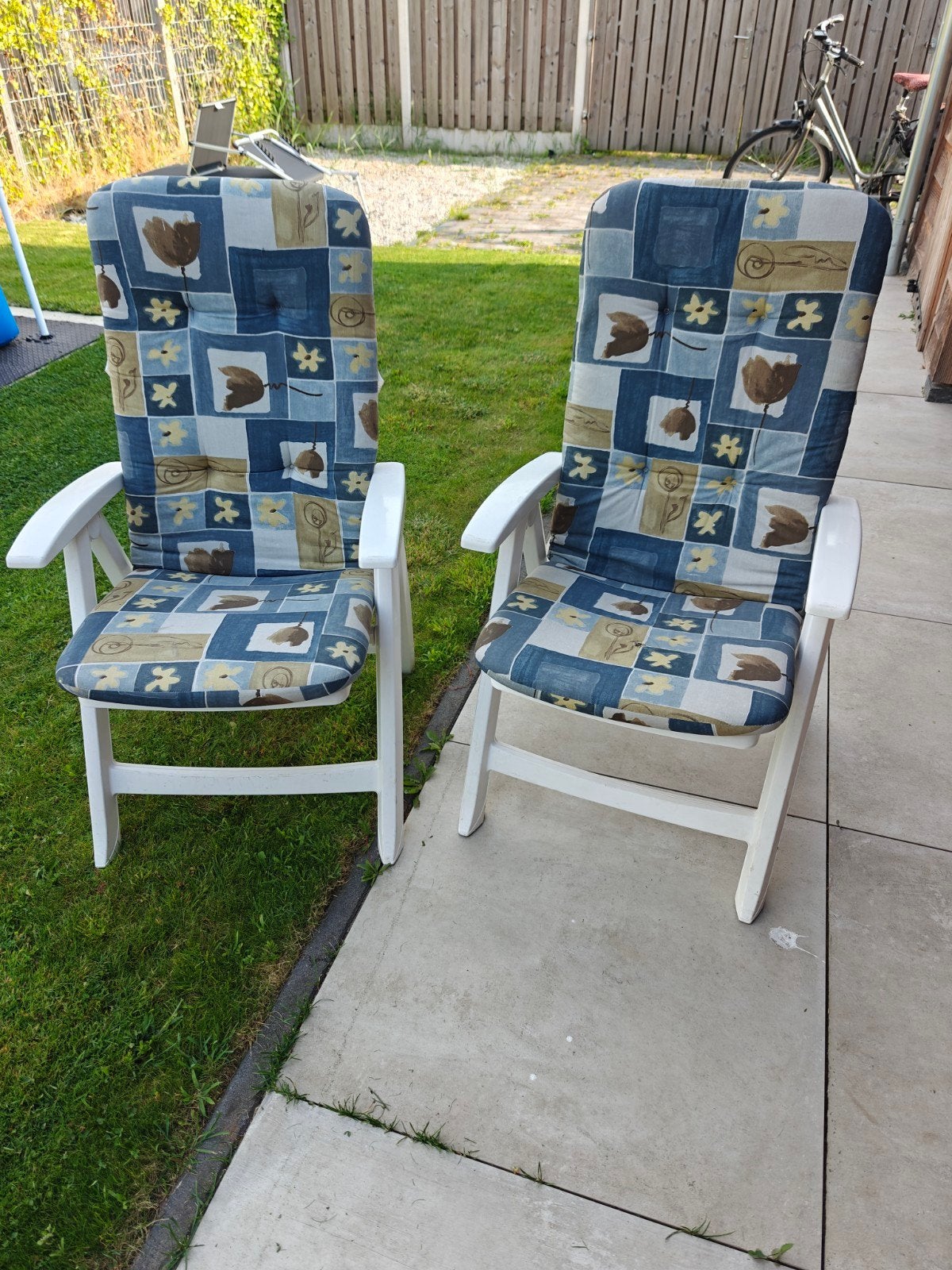 Gratis 2 verstelbare tuinstoelen met kussens, Ophalen, Gebruikt, Kunststof, Verstelbaar