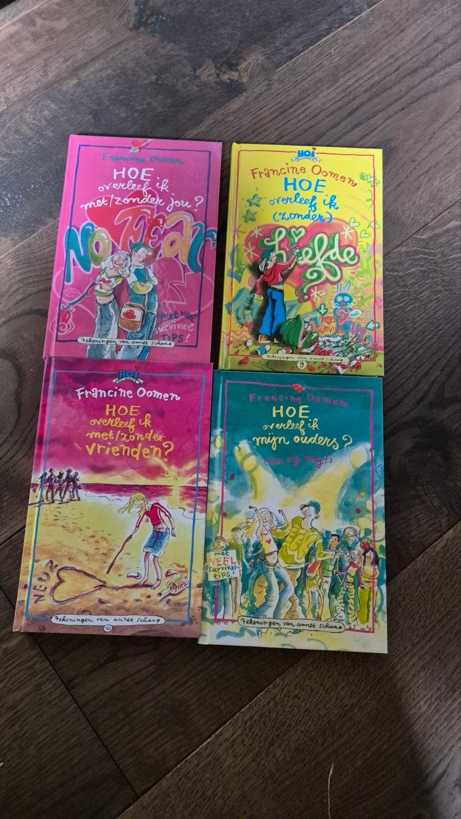 4 boeken Hoe overleef ik? van Francine Oomen, Ophalen of Verzenden, Gelezen