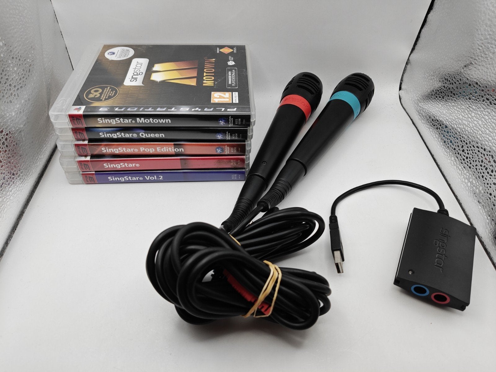 SingStar PS3 Bundel: 5 Spellen & 2 Microfoons, Muziek, Gebruikt, 2 spelers, Eén computer