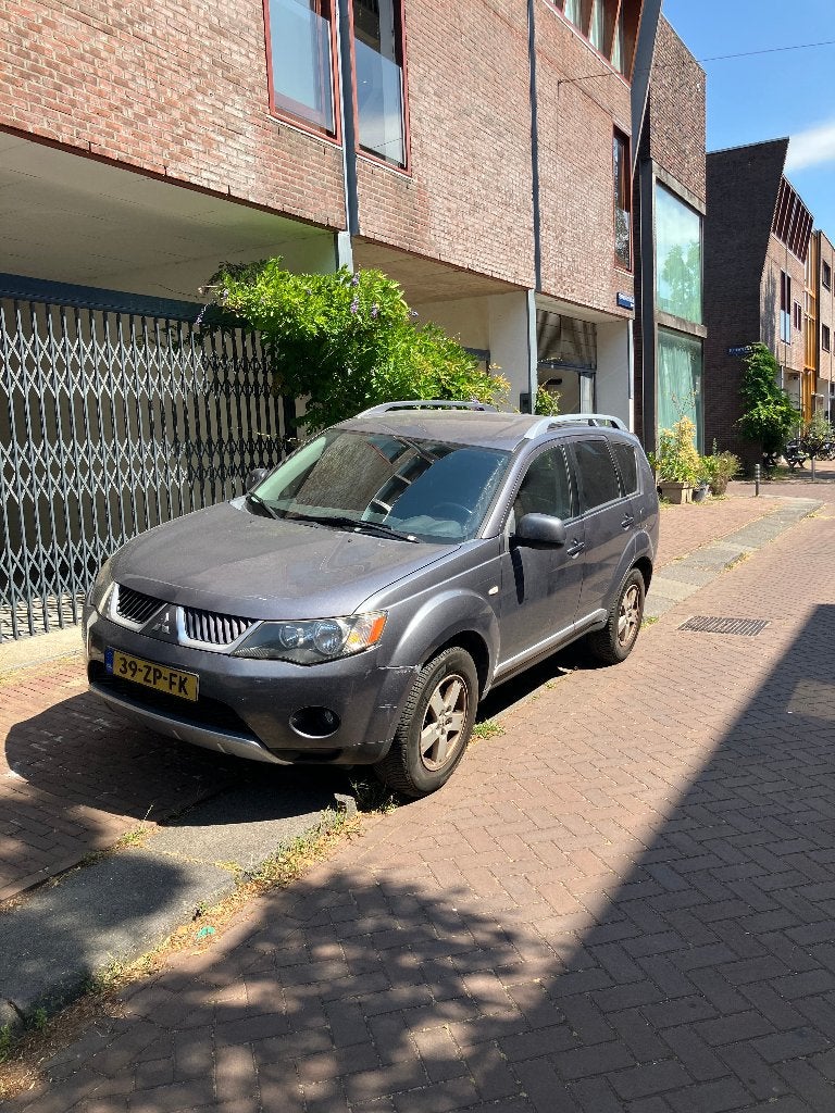 Mitsubishi Outlander 2.4 MPI 2WD 2008 Grijs, Achterwielaandrijving, Outlander, 4 cilinders, 1465 kg