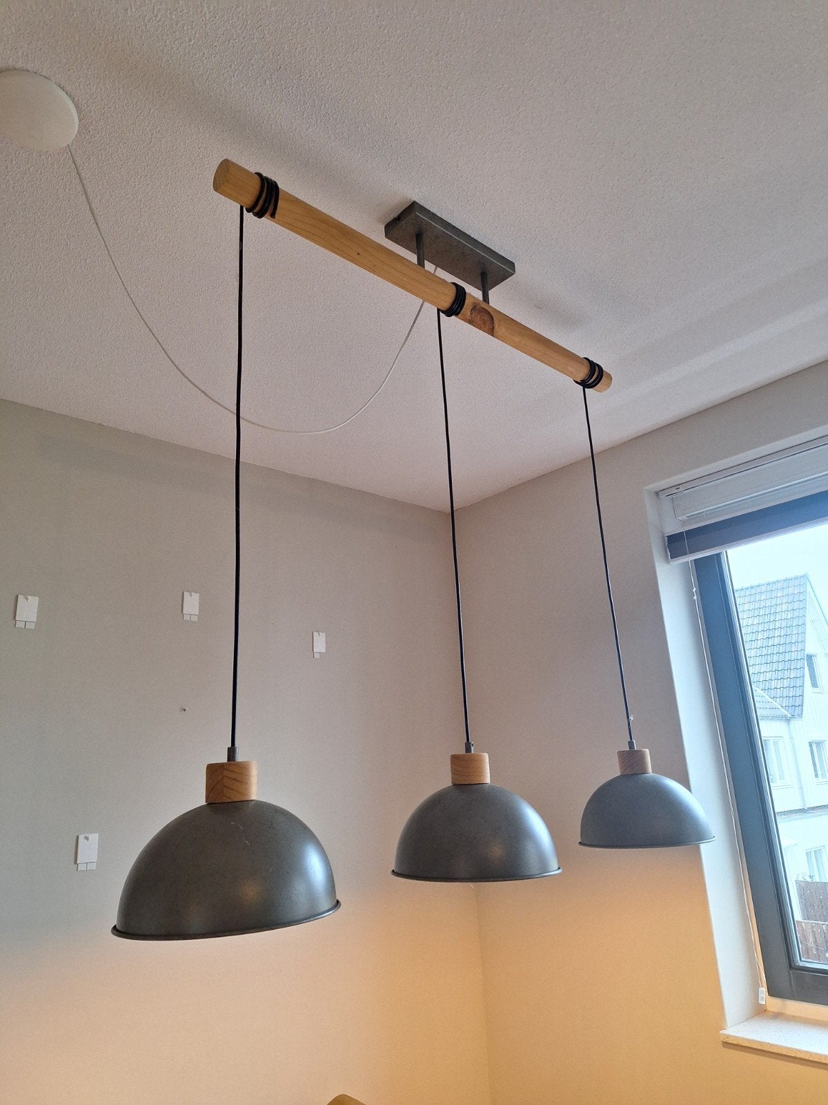 Hanglamp met 3 kappen en houten balk, Ophalen, Industrieel, Modern, E27 (groot), Zo goed als nieuw