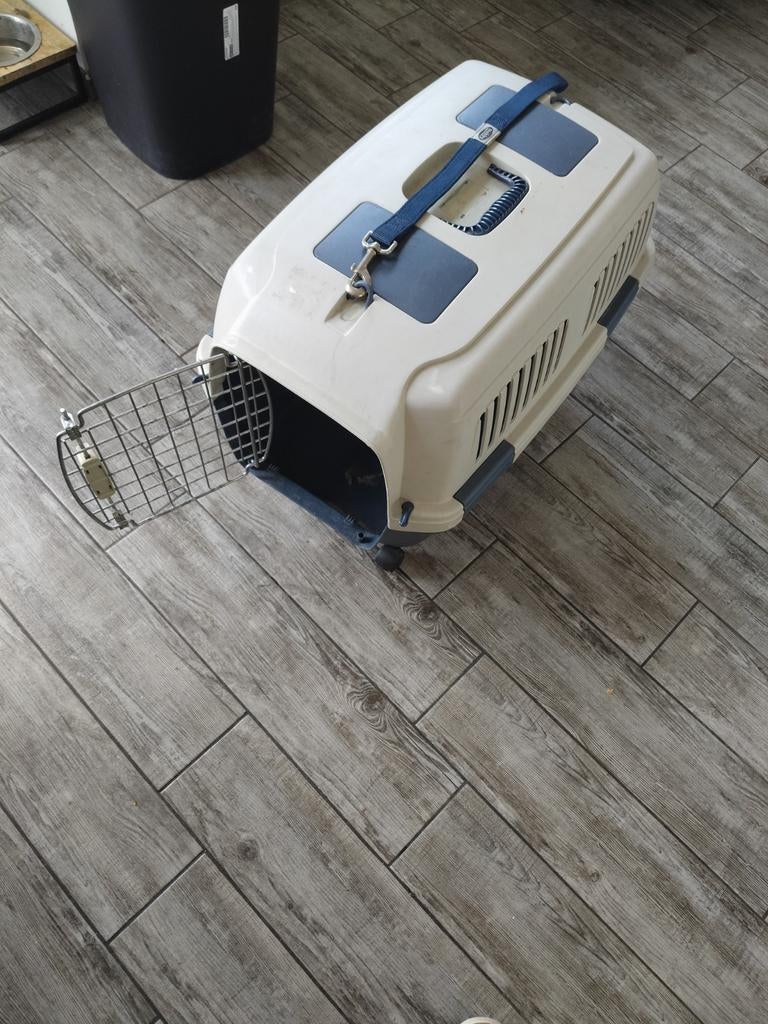 Reis benz met wieltjes voor hond of kat, Ophalen