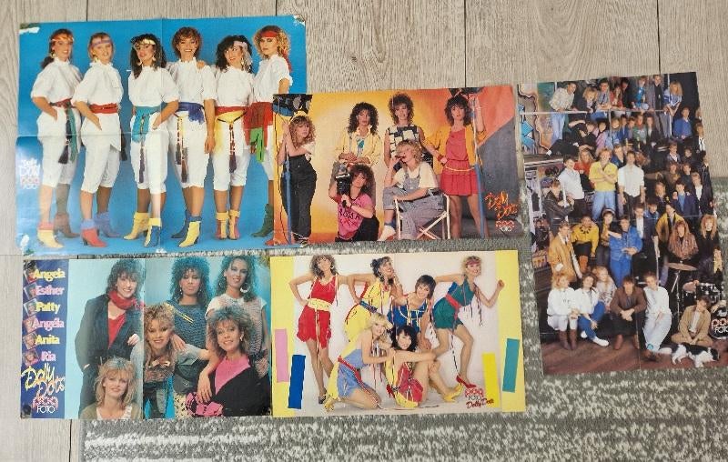 5 Dolly Dots posters, Verzamelen, Muziek, Artiesten en Beroemdheden, Ophalen of Verzenden, Zo goed als nieuw, Overige typen