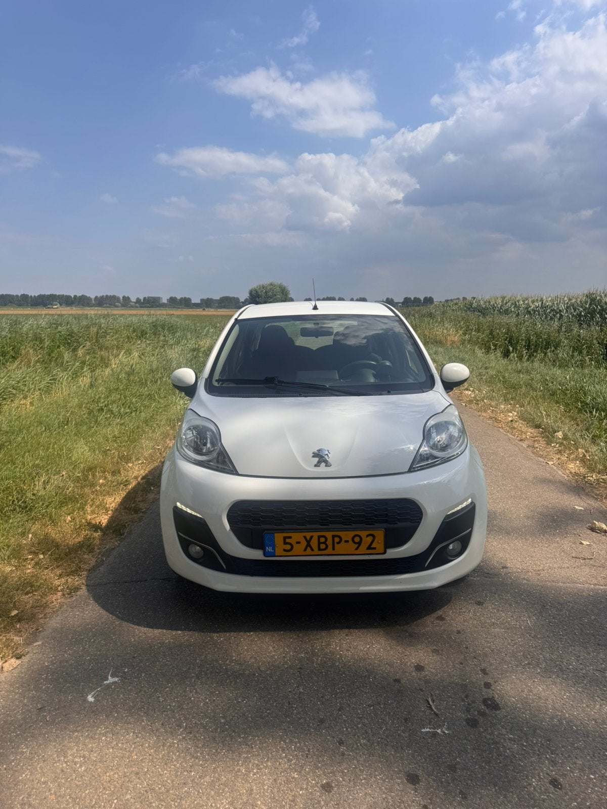 Peugeot 107 1.0 12V 5DR 2014 Wit, Auto's, Peugeot, Voorwielaandrijving, 4 stoelen, Origineel Nederlands, Handgeschakeld