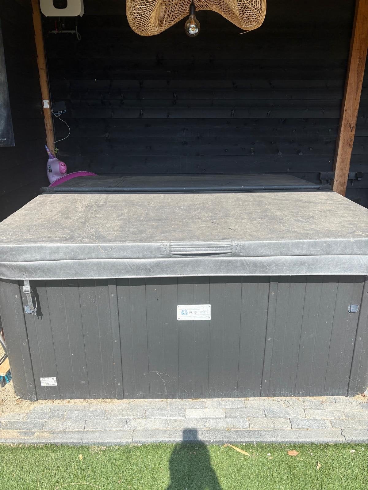 5-persoons Jacuzzi met Afdekklep en Muziekboxen, Tuin en Terras, Ophalen, Gebruikt, 200 tot 300 cm, Overige typen