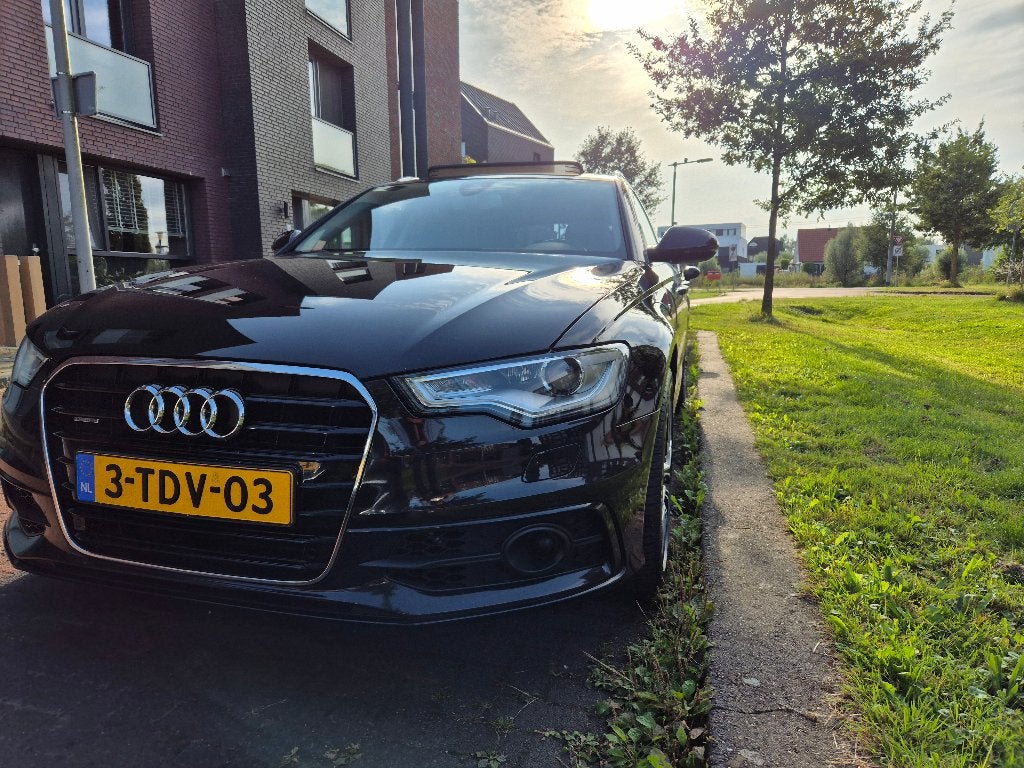 Audi A6 2.8FSI 150KW Avant Quat S-tr 2014, Luchtvering, Pano, 2773 cc, Bruin, Vierwielaandrijving, 1705 kg