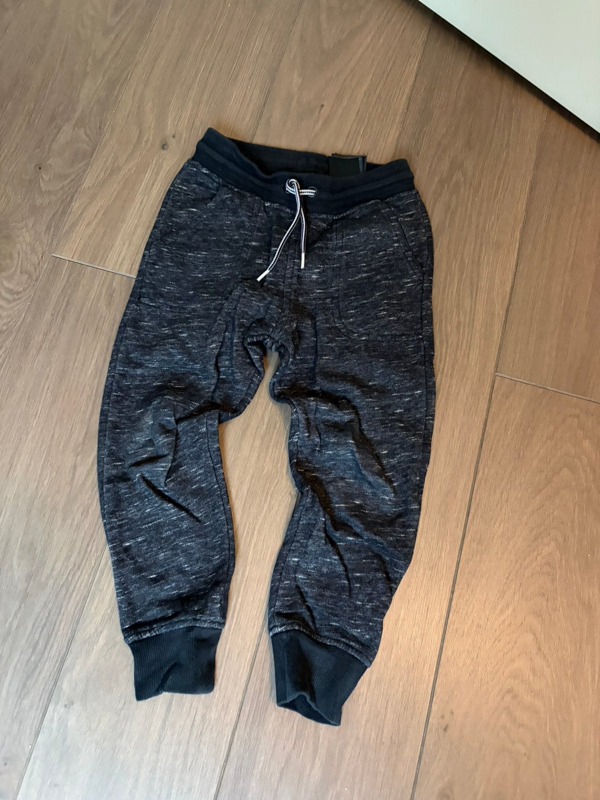 Jogging broek maat 110, Ophalen of Verzenden, Zo goed als nieuw, Broek