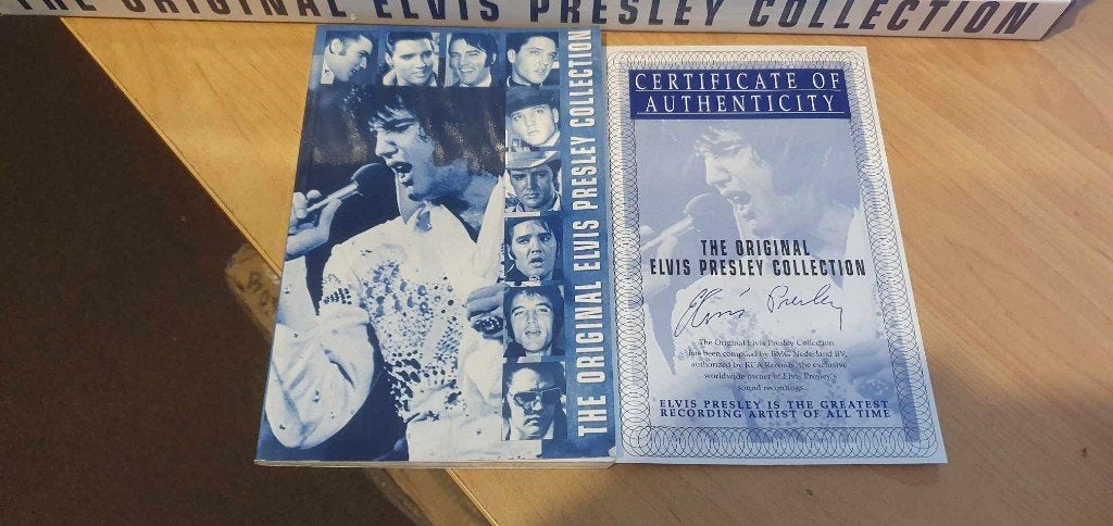 boekje elvis en  certificaat gezocht, Verzamelen, Ophalen of Verzenden, Zo goed als nieuw, Boek, Tijdschrift of Artikel