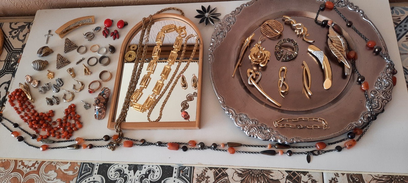 Lot antieke ,vintage en modernistische sieraden ., Sieraden, Tassen en Uiterlijk, Antieke sieraden, Ophalen of Verzenden, Overige materialen