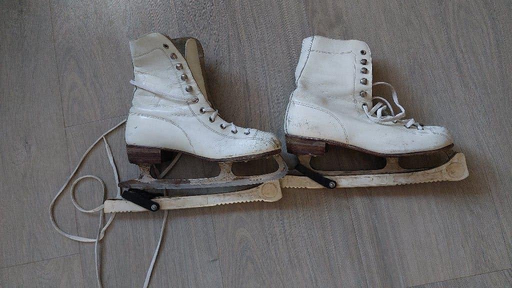 Kunstschaatsen maat 39, Sport en Fitness, Schaatsen, Overige merken, Gebruikt, Ophalen of Verzenden, Kunstschaatsen