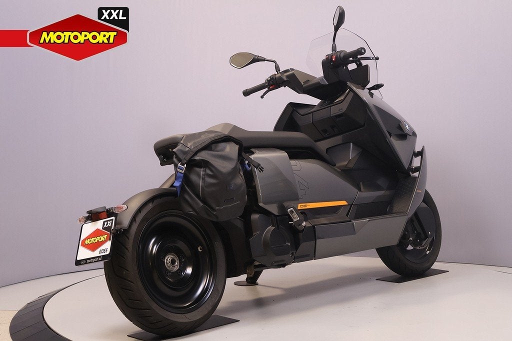 BMW CE 04, Scooter, Bedrijf
