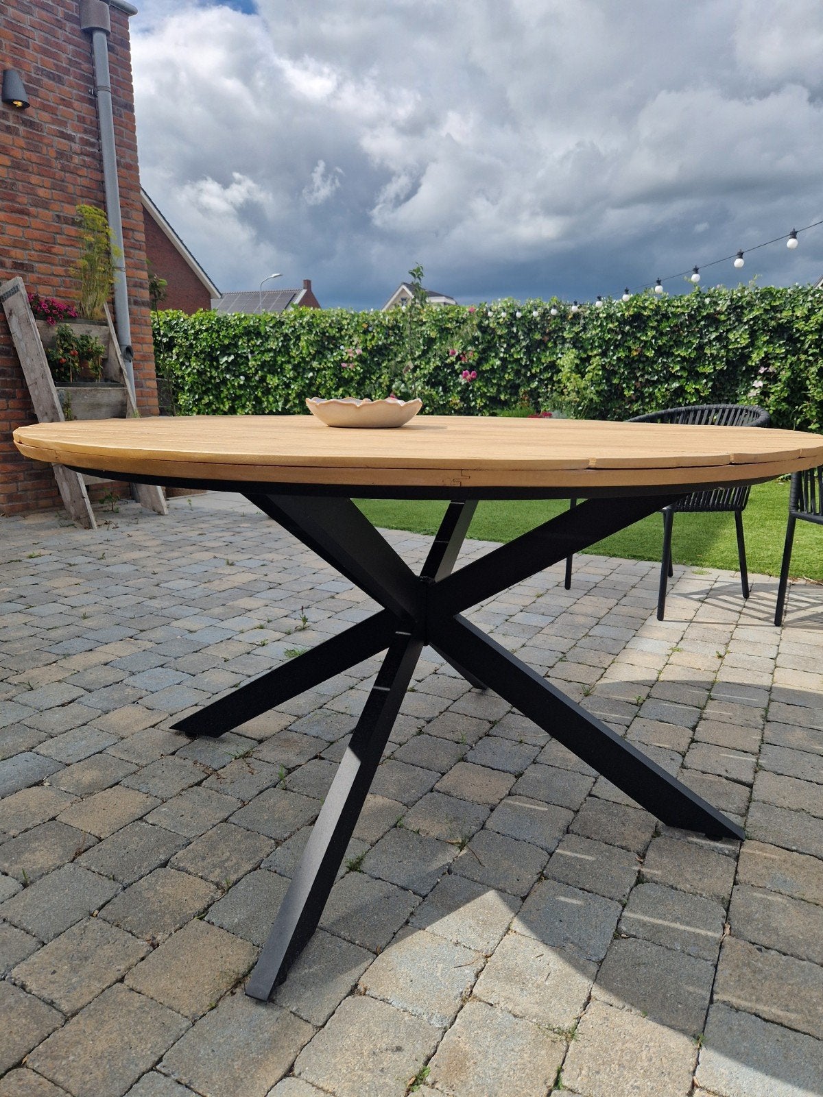 Ronde houten tafel met zwart stalen frame - 130cm, Tuin en Terras, Tuintafels, Ophalen