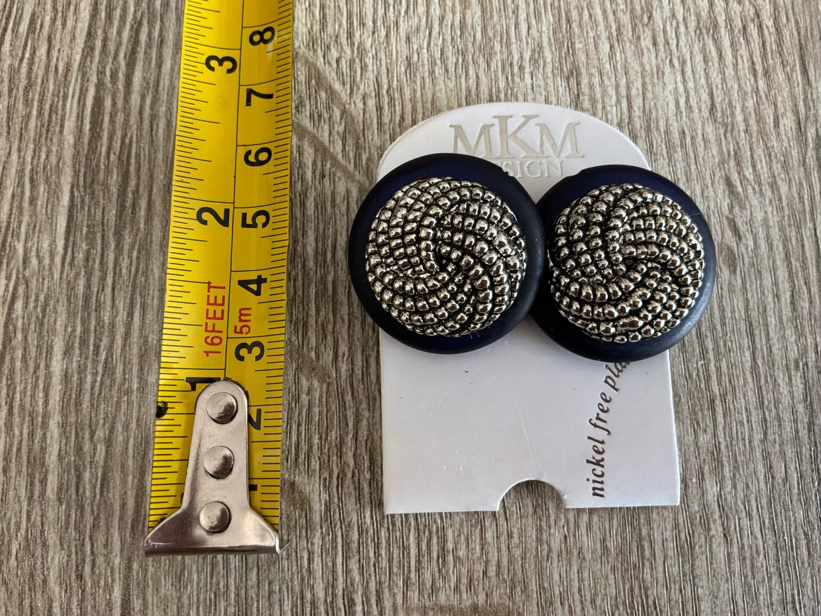 MKM Design Clip Oorbellen - Zwart met Zilverkleurige Spiraal, Sieraden, Tassen en Uiterlijk, Ophalen, Nieuw, Zwart, Overige materialen