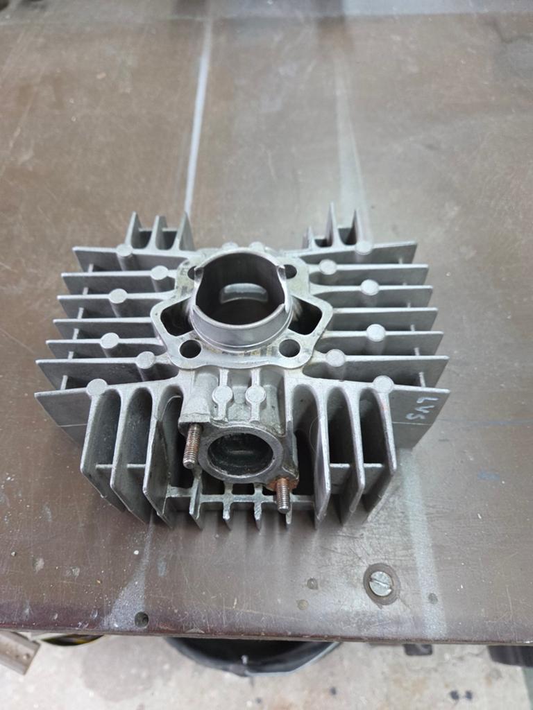 Cilinder Mahle 15.73.85 getuned., Ophalen of Verzenden, Gebruikt, Cilinder