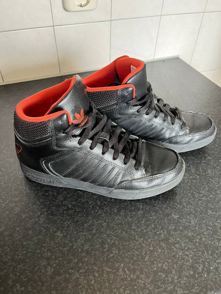 Adidas sneakers zwart met rood/oranje, maat 40, Ophalen, Adidas, Zwart, Sneakers of Gympen