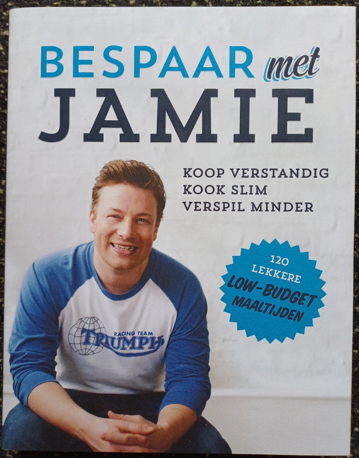 Bespaar met Jamie Oliver - 1e druk kookboek, Boeken, Voorgerechten en Soepen, Ophalen of Verzenden, Zo goed als nieuw, Jamie Oliver