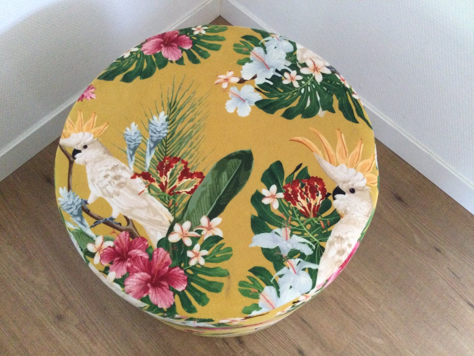 Gele poef met vogel en bloemen print, Ophalen, Minder dan 50 cm, Rond, Minder dan 50 cm