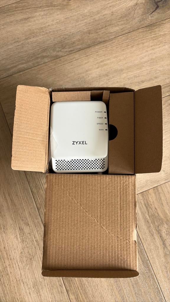 ZYXEL modem nieuw, Computers en Software, Routers en Modems, Ophalen of Verzenden, Zo goed als nieuw