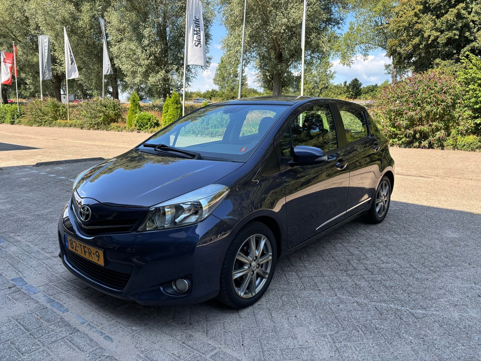 Toyota Yaris 1.3, 135000km, Voorwielaandrijving, 40 €/maand, 4 cilinders, Blauw