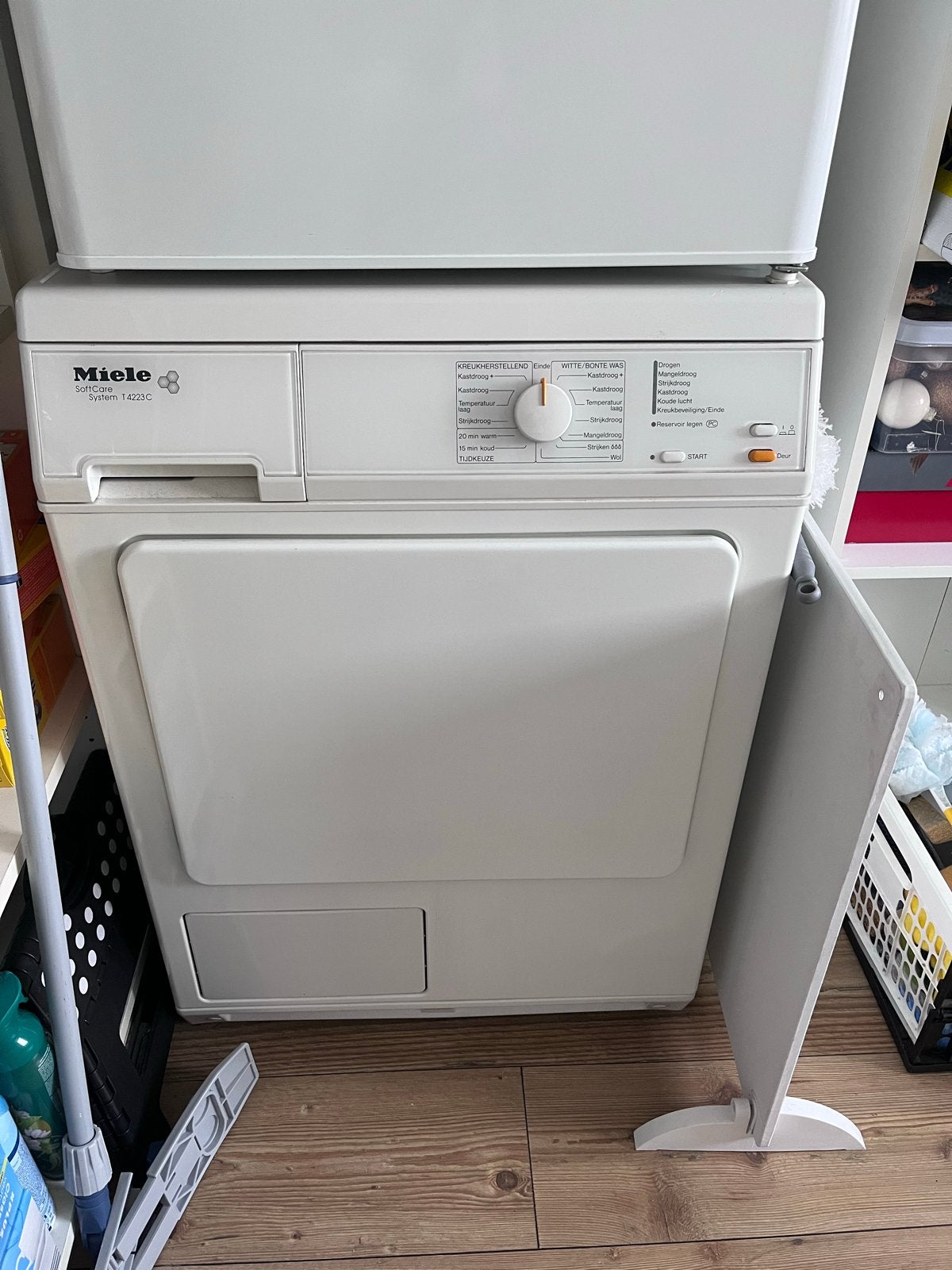 Foto 2 van Miele SoftCare System T 4223 C Wasdroger