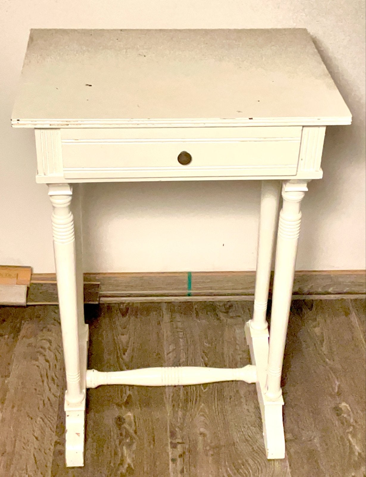 Antiek , naaitafeltje vakkentafel, sieradentafel, kastje, Ophalen