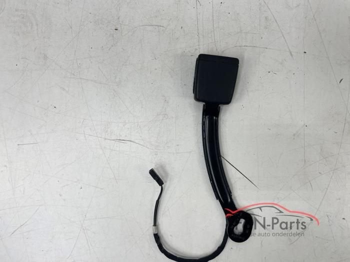 VW Passat Variant 3G5 Veiligheidsgordel Insteek Links-Voor, Ophalen of Verzenden, Gebruikt