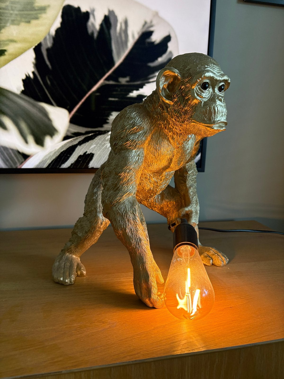 Gouden Apenlamp met Gloeilamp - Unieke Tafellamp, Huis en Inrichting, Overige merken, Zo goed als nieuw, Goud, Modern