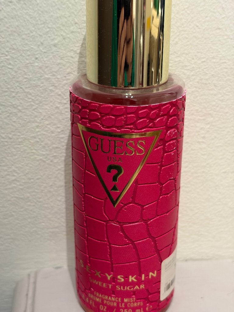Guess Sexy Skin Sweet Sugar Fragrance Mist Inhoud: 250 ml, Sieraden, Tassen en Uiterlijk, Ophalen of Verzenden, Nieuw, Deodorant of Bodyspray