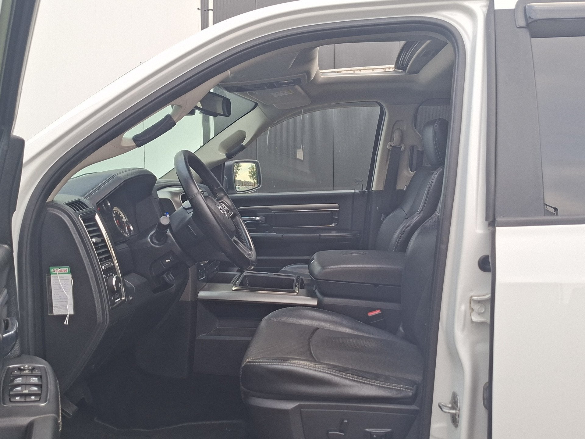 Dodge Ram 1500 5.7 V8 Quad Cab 6'4 LPG Trekhaak Pano Widebod, Auto's, Automaat, Euro 5, Achterwielaandrijving, Gebruikt