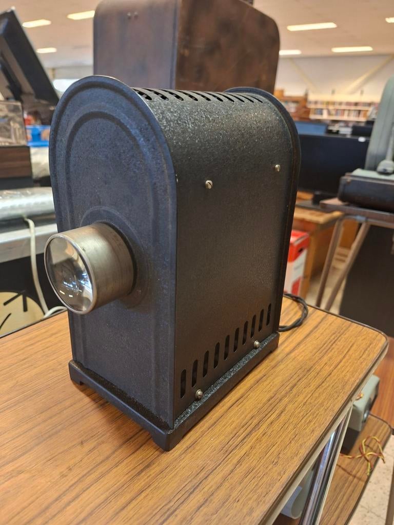 Vintage Diaprojector - Klassieke Dia- en Filmprojector, Ophalen of Verzenden, Gebruikt, Met scherm