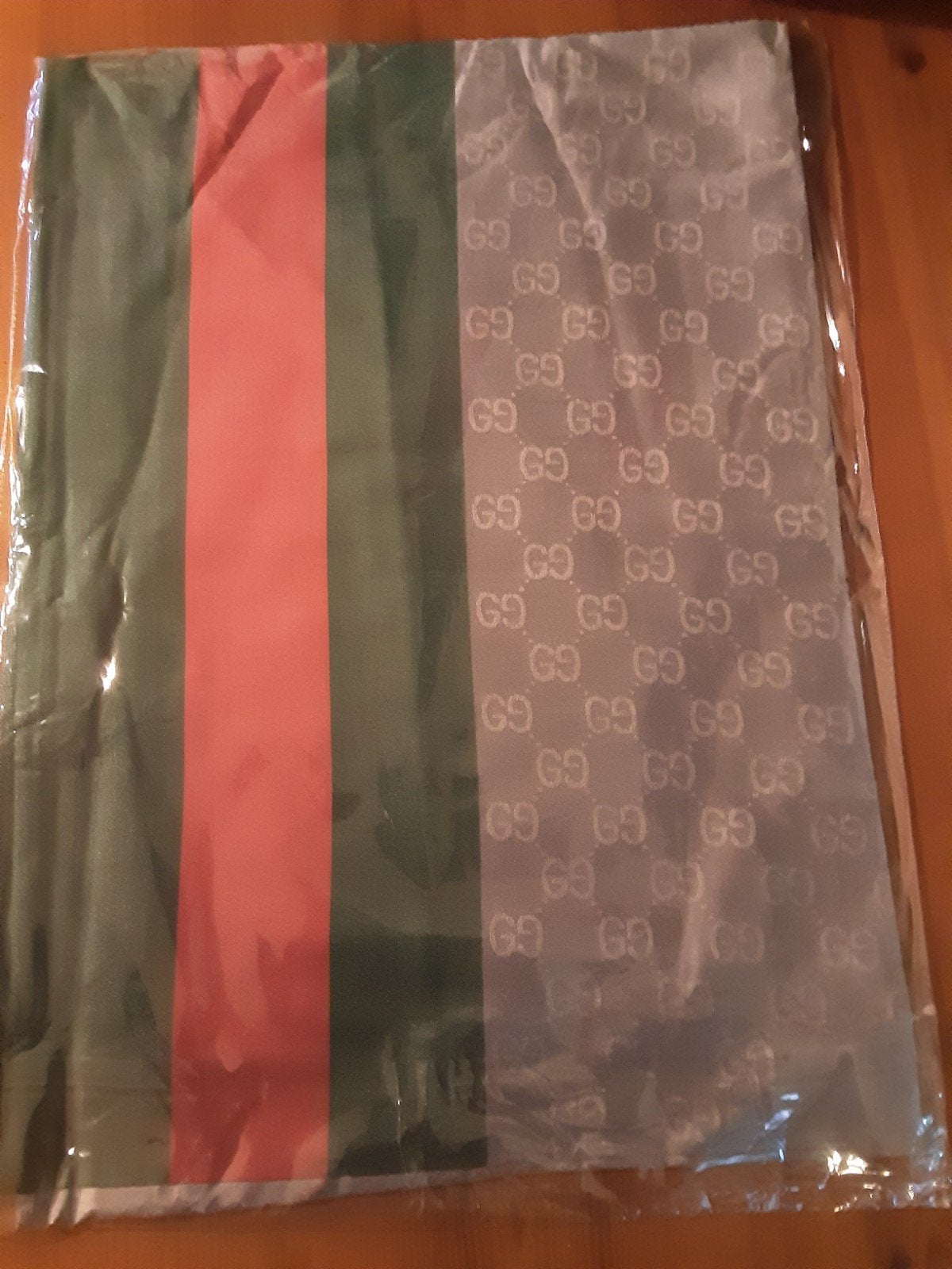 Nieuwe Gucci sjaal met grijs groen rood strepen, Gucci, Ophalen of Verzenden, Nieuw