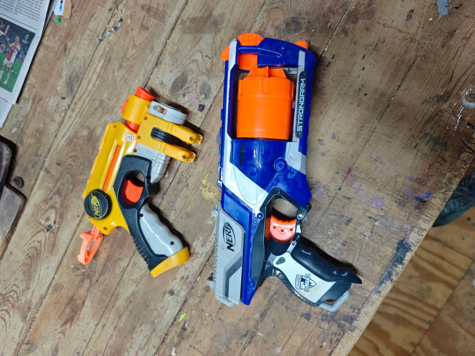 2 Nerf pistolen - Strongarm en N-Strike Elite, Ophalen of Verzenden, Gebruikt, Jongen of Meisje