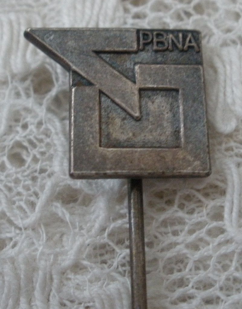Oud speldje P.B.N.A. - Onderwijs ???, Ophalen of Verzenden, Gebruikt, Overige onderwerpen, Speldje of Pin