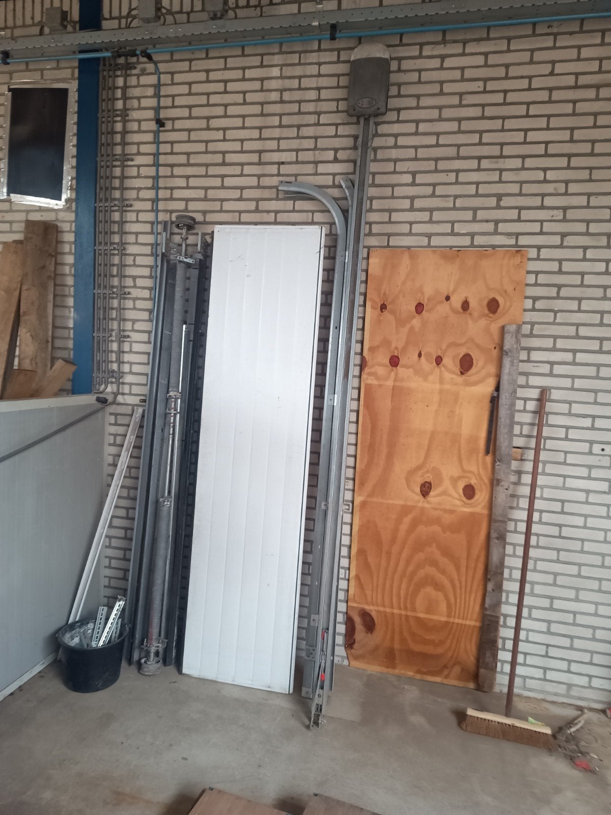 Geïsoleerde sectionaaldeur elektrisch bedienbaar, Gebruikt, Garagedeur, Ophalen of Verzenden, Metaal