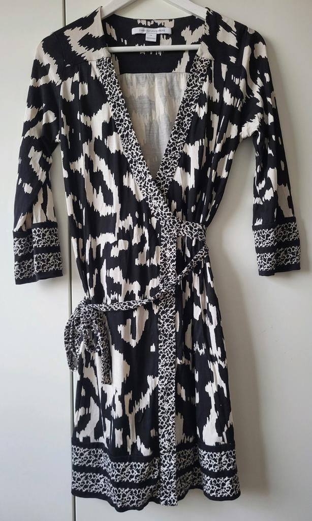 Diane von Furstenberg jurk in maat 36 of smalle 38, Patrizia Pepe Liu Jo, Zwart, Ophalen of Verzenden, Zo goed als nieuw