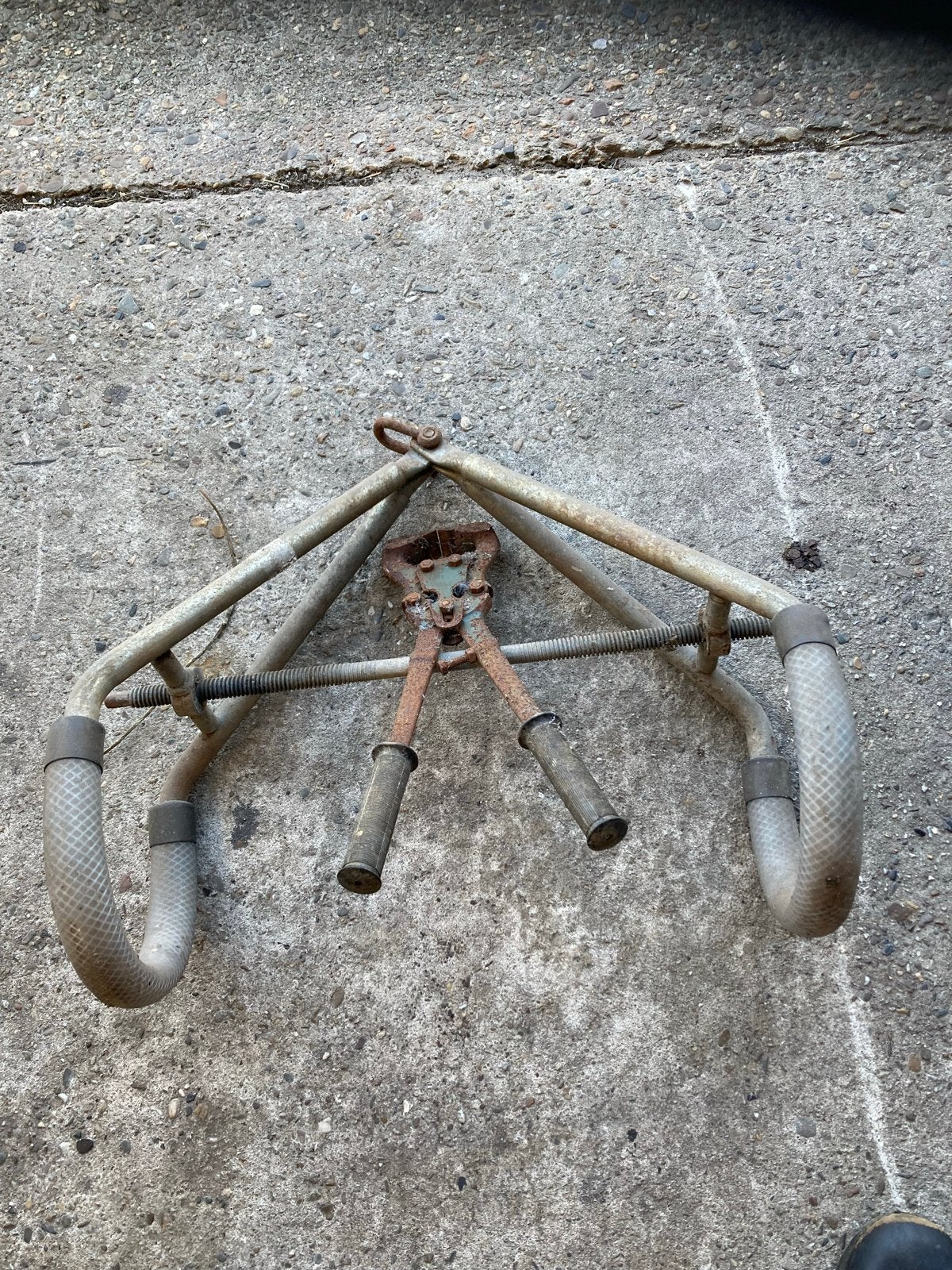 Heupklem en een hoefschaar, Ophalen, Gebruikt