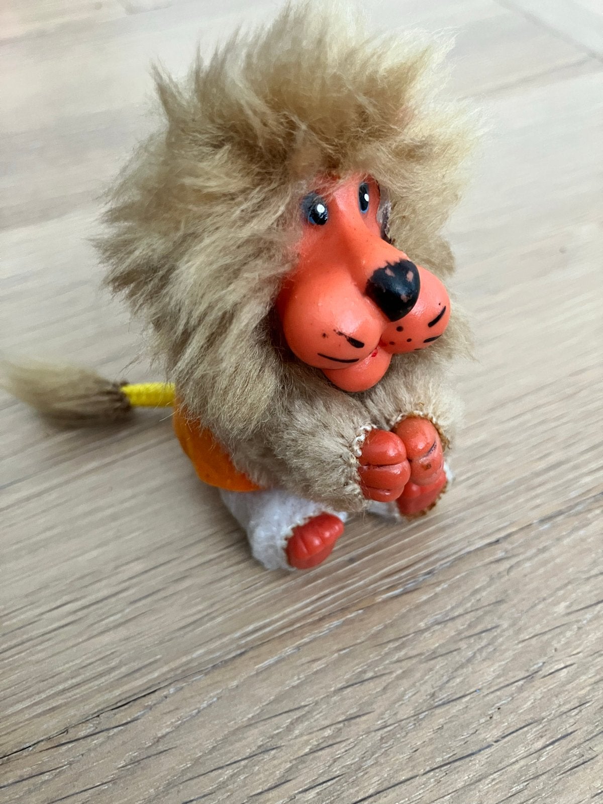 Knijpbeestje vintage Holland Leeuw voetbal Oranje, Oranje, Gebruikt, Ophalen of Verzenden, Met kleding of accessoire