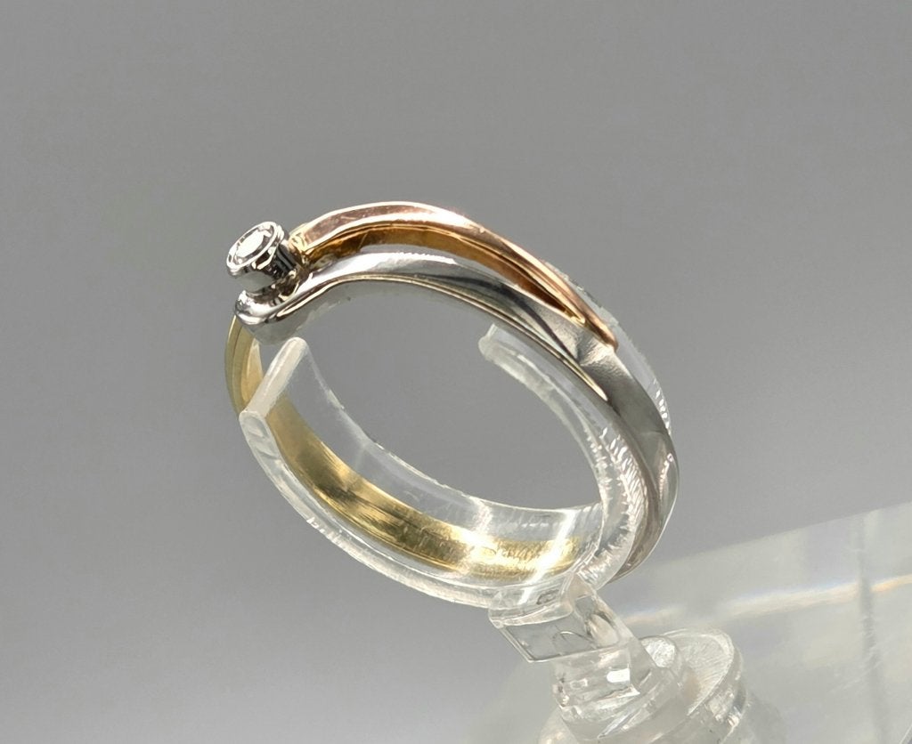 Vintage design tri-color ring met zirkonia. 2026/569, ., Nieuw, Ophalen of Verzenden, Dame