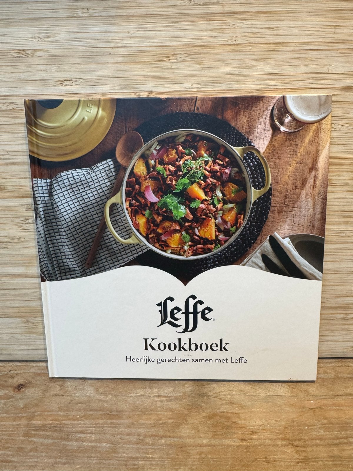 Leffe Kookboek - Heerlijke gerechten samen met Leffe, Ophalen of Verzenden, Zo goed als nieuw, Europa, Hoofdgerechten