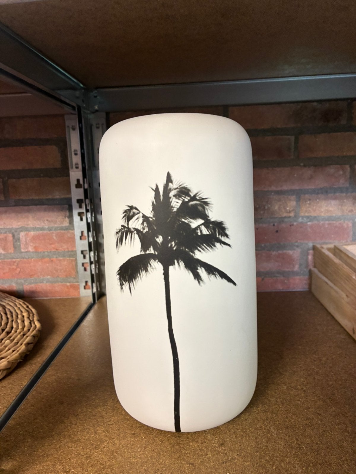 Witte vaas met palmboom design, Ophalen, Wit, Aardewerk of Porselein, Nieuw