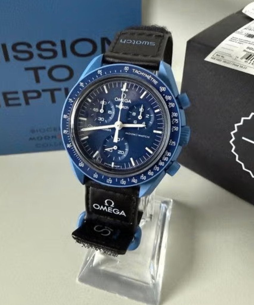 Swatch - MoonSwatch - Mission to Neptune, Ophalen of Verzenden, Nieuw, Kunststof, Swatch