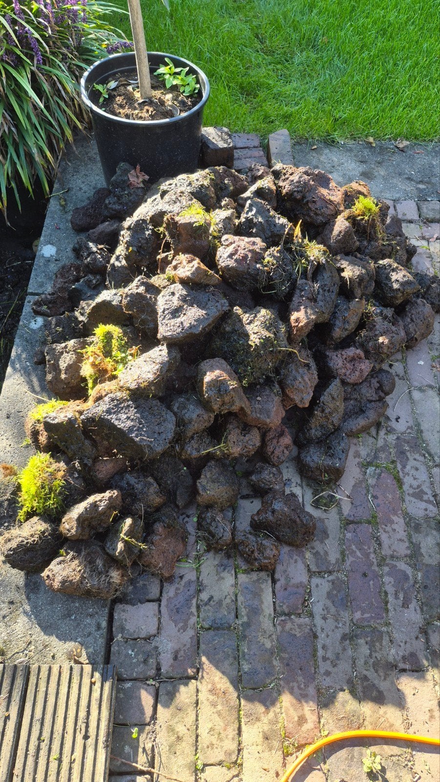 Gratis lavastenen voor tuin of vijver, Tuin en Terras, Ophalen, Gebruikt, Bruin, Kei