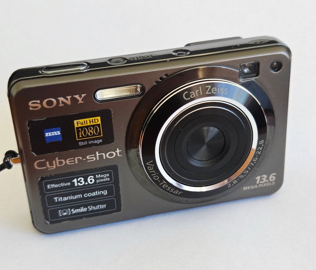 Camera Sony Cyber-shot DSC-W300