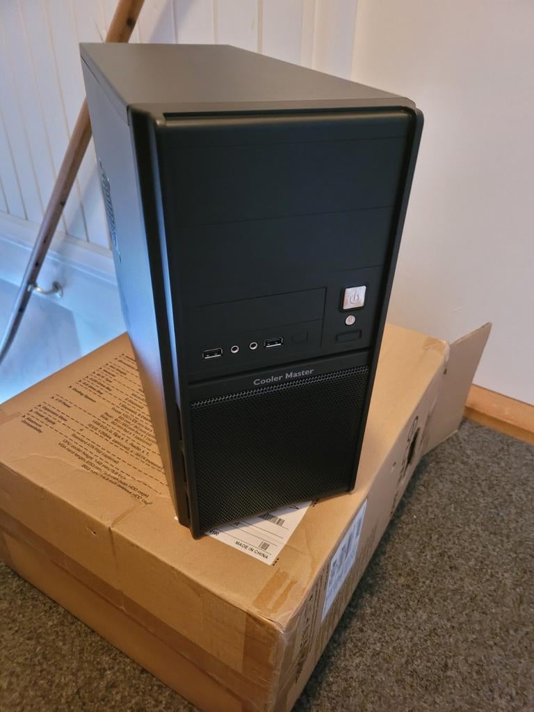 Coolermaster 342 micro atx, Computers en Software, Computerbehuizingen, Ophalen of Verzenden, Zo goed als nieuw
