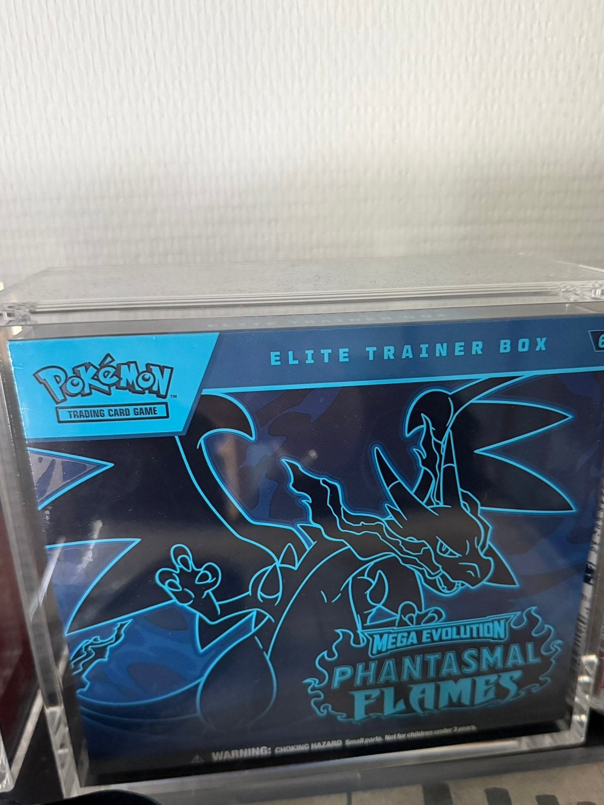 Pokemon ETB phantasmal flames, Ophalen of Verzenden, Zo goed als nieuw, Meerdere kaarten, Foil